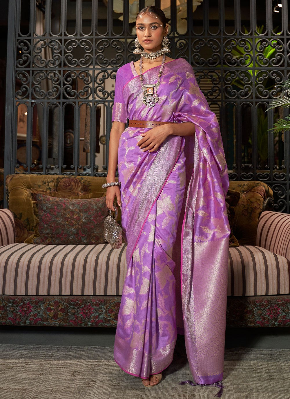 Classic Weaving Zari Handloom Silk Saree - S1621