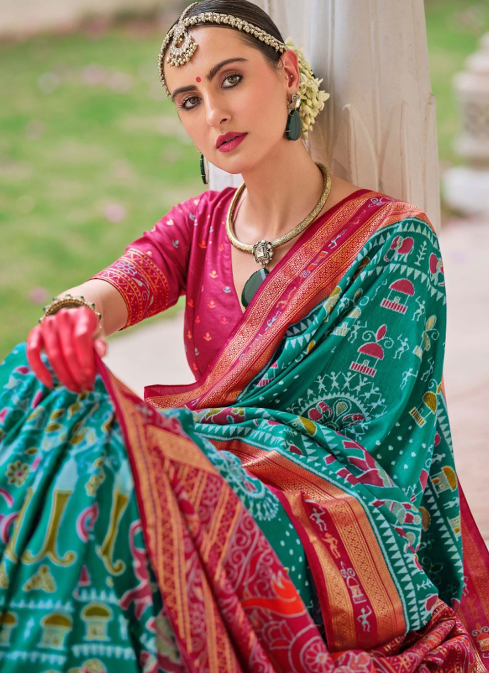 Classic Foliage Prints Silk Saree - S9633