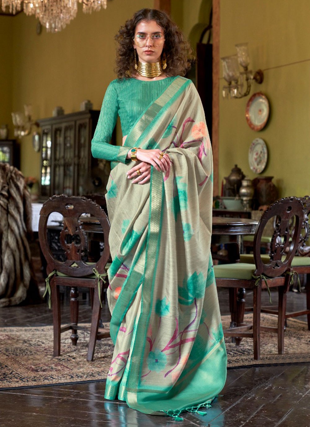 Classic Weaving Zari Banarasi Silk Saree - S7962