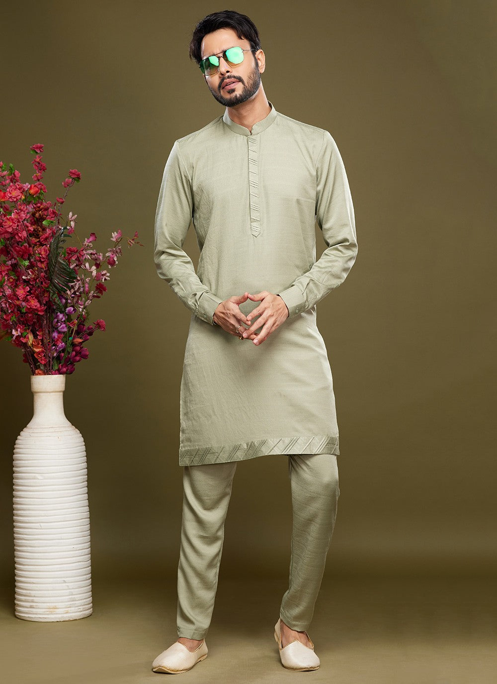 Thread Banarasi Silk Green Kurta Pyjama - M6049