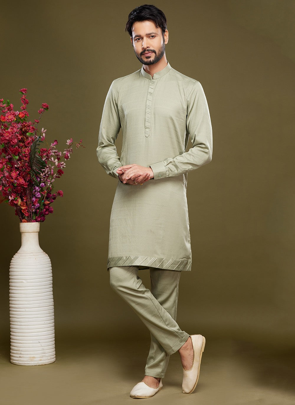 Thread Banarasi Silk Green Kurta Pyjama - M6049