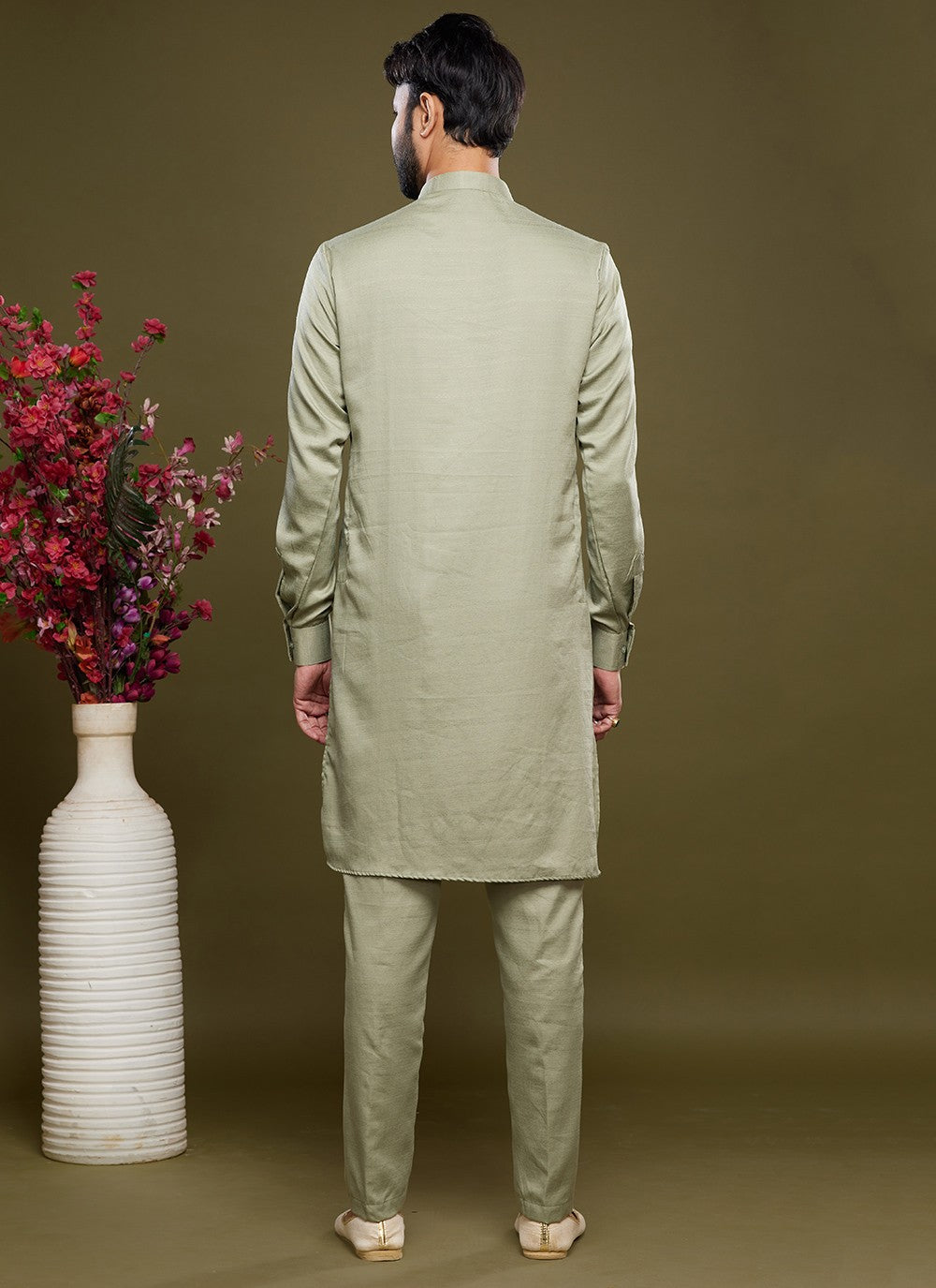 Thread Banarasi Silk Green Kurta Pyjama - M6049