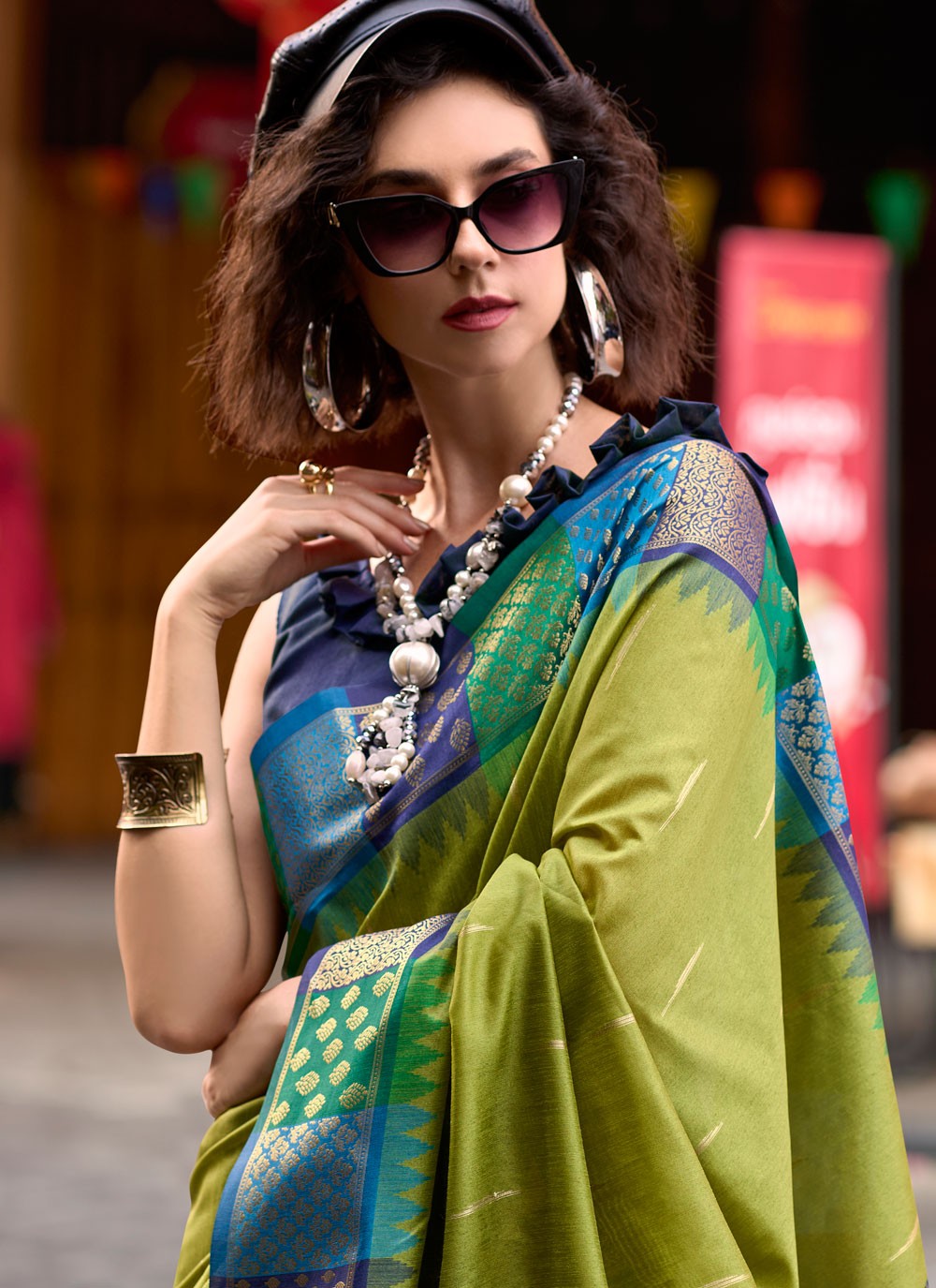 Classic Weaving Zari Banarasi Silk Saree - S7775