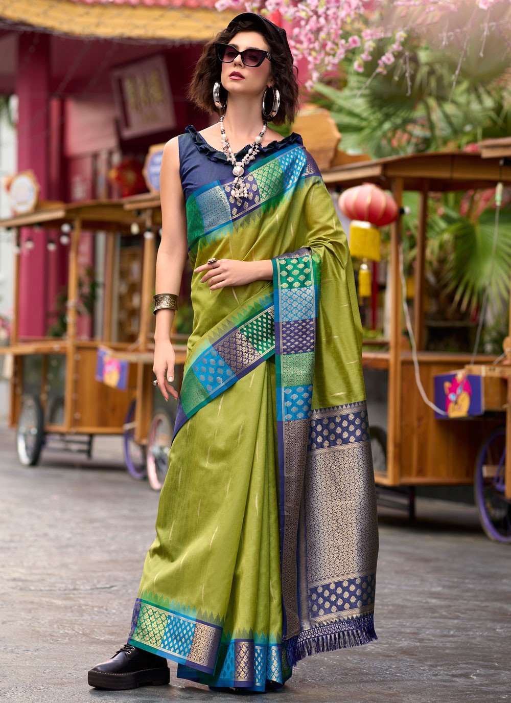 Classic Weaving Zari Banarasi Silk Saree - S7775