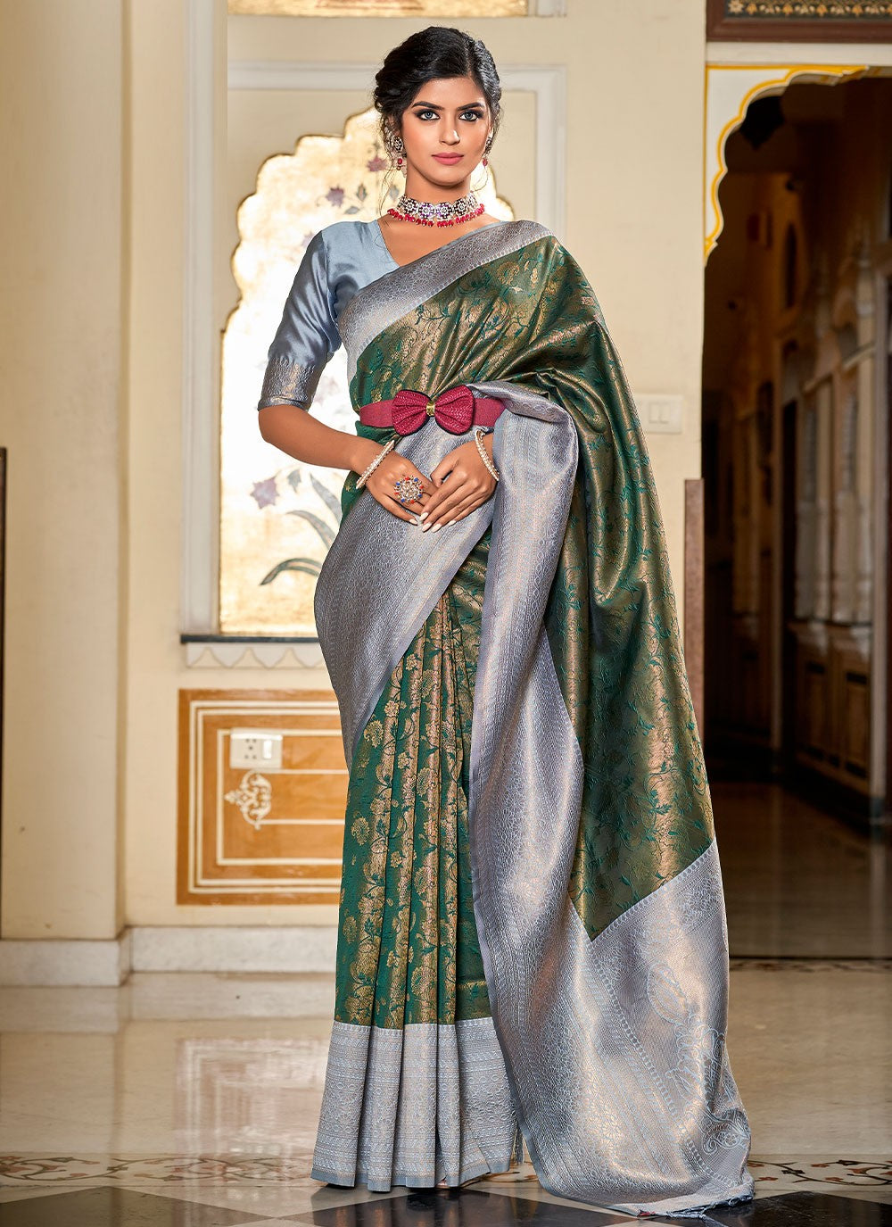 Contemporary Jacquard Work Banarasi Silk Saree - S2563