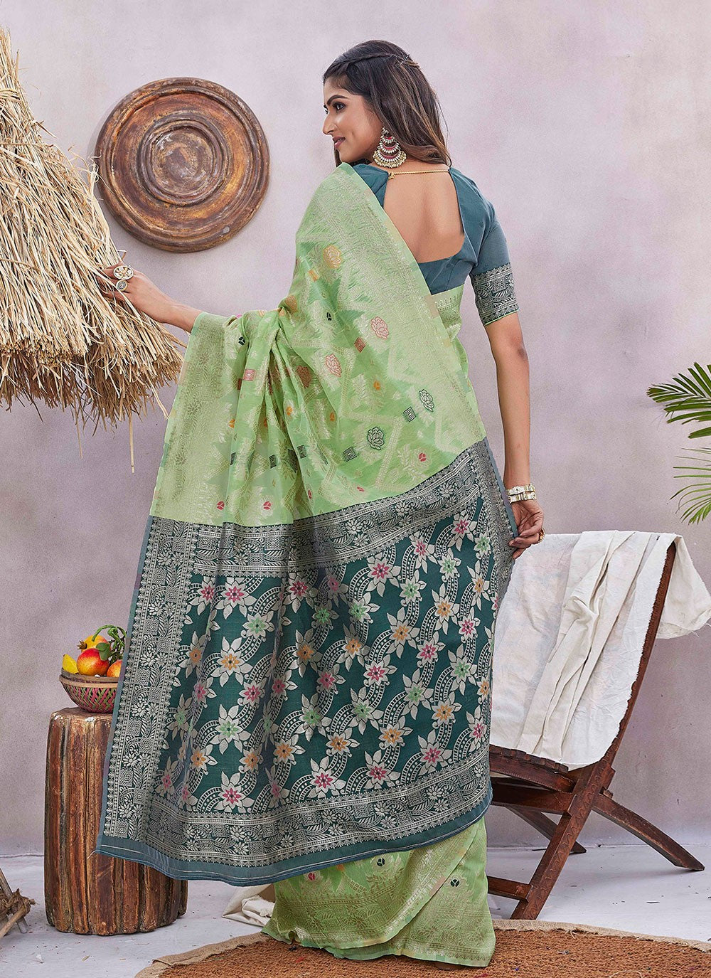 Contemporary Jacquard Work Silk Blend Saree - S9389