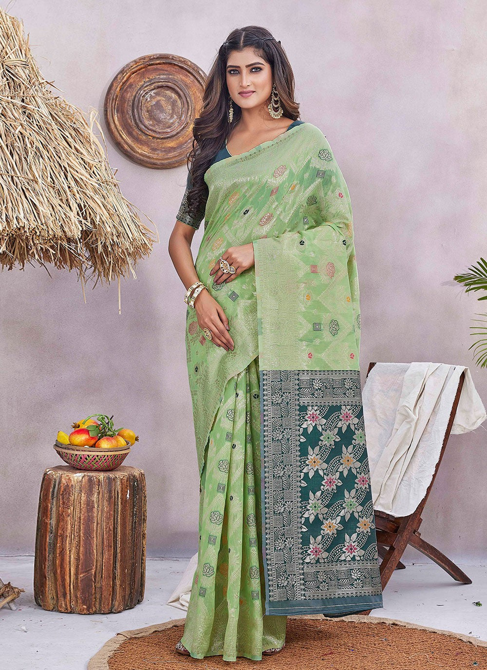 Contemporary Jacquard Work Silk Blend Saree - S9389