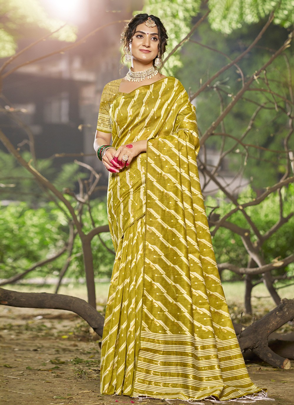 Contemporary Weaving Zari Cotton , Linen Saree - S9823