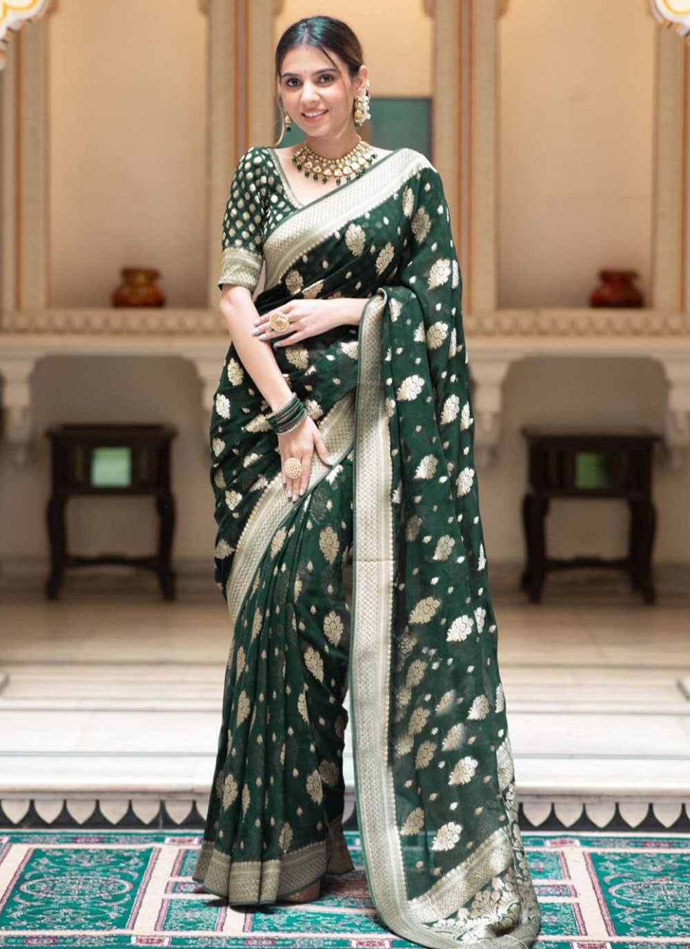 Trendy Jacquard Work Banarasi Silk Saree - S5560