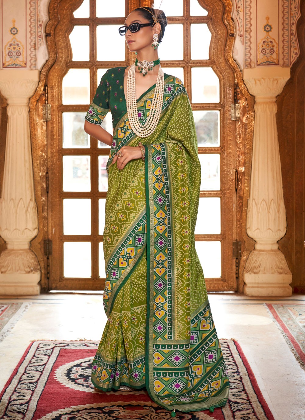 Classic Patola Print Silk Saree - S8657