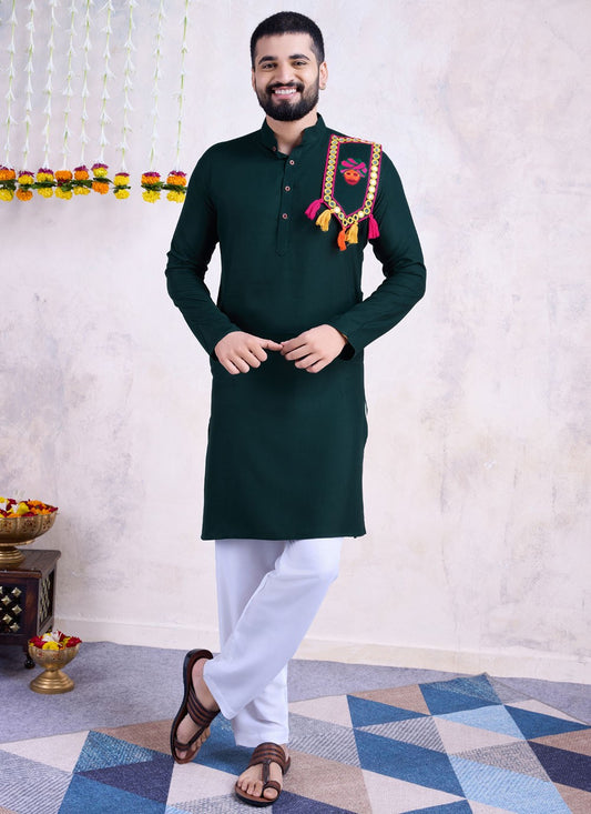 Embroidered Rayon Green Kurta - M8593