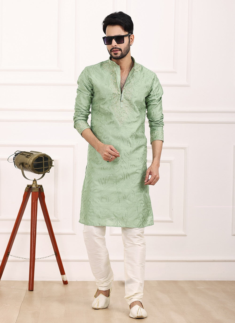 Thread Banarasi Silk Green Kurta Pyjama - M6126