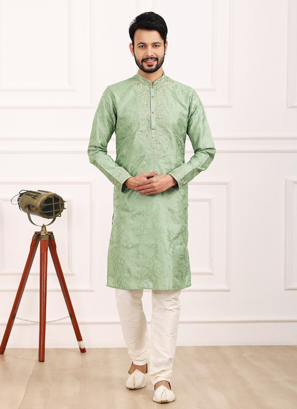 Thread Banarasi Silk Green Kurta Pyjama - M6126