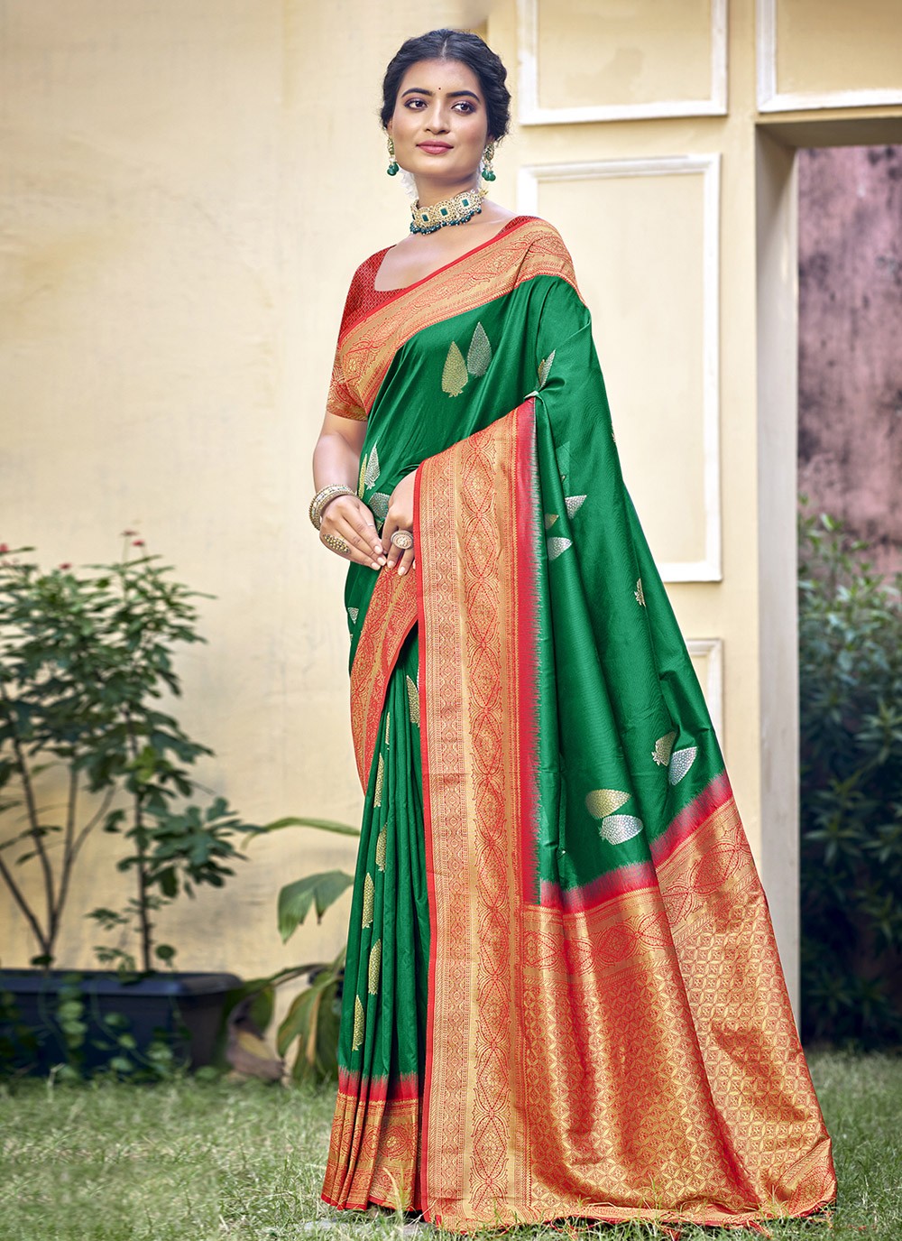 Classic Weaving Zari Silk Saree - S9885