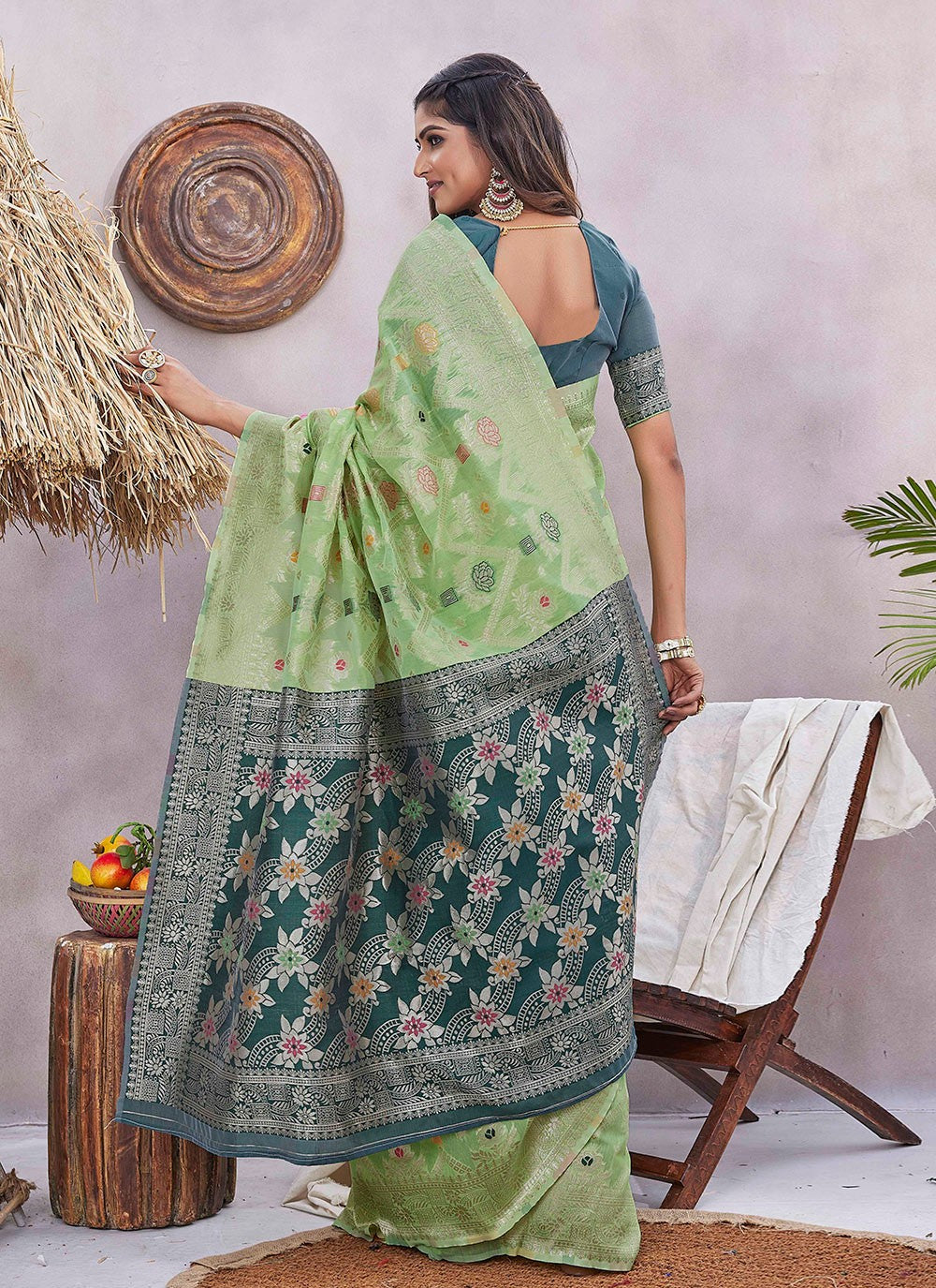 Trendy Jacquard Work Silk Blend Green Saree - S10967