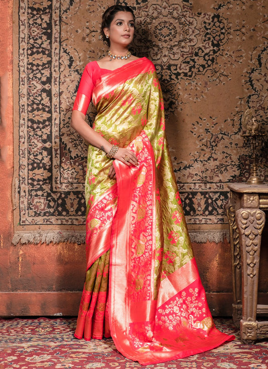 Classic Weaving Zari Banarasi Silk Saree - S3775