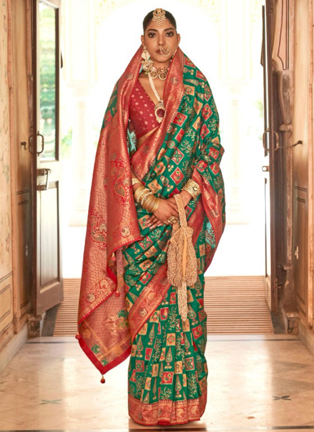 Classic Weaving Zari Banarasi Silk Saree - S6172