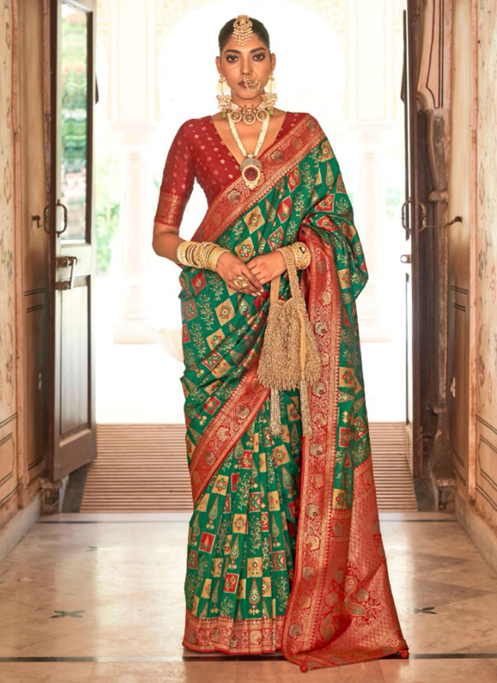 Classic Weaving Zari Banarasi Silk Saree - S6172