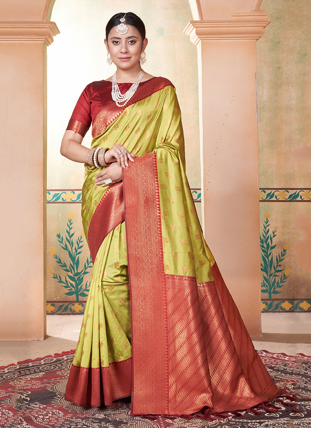 Classic Woven Kanjivaram Silk Saree - S6335