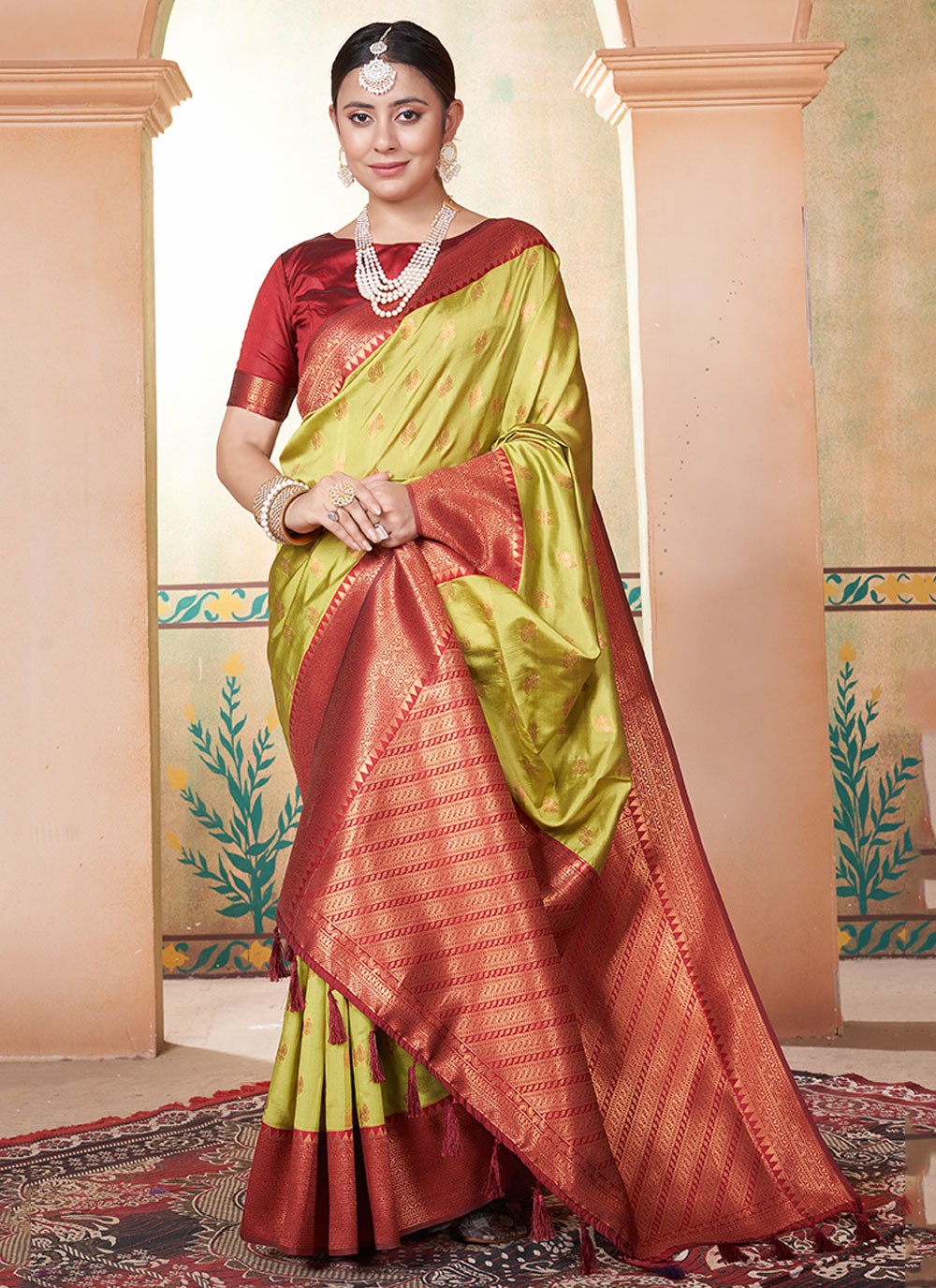 Classic Woven Kanjivaram Silk Saree - S6335