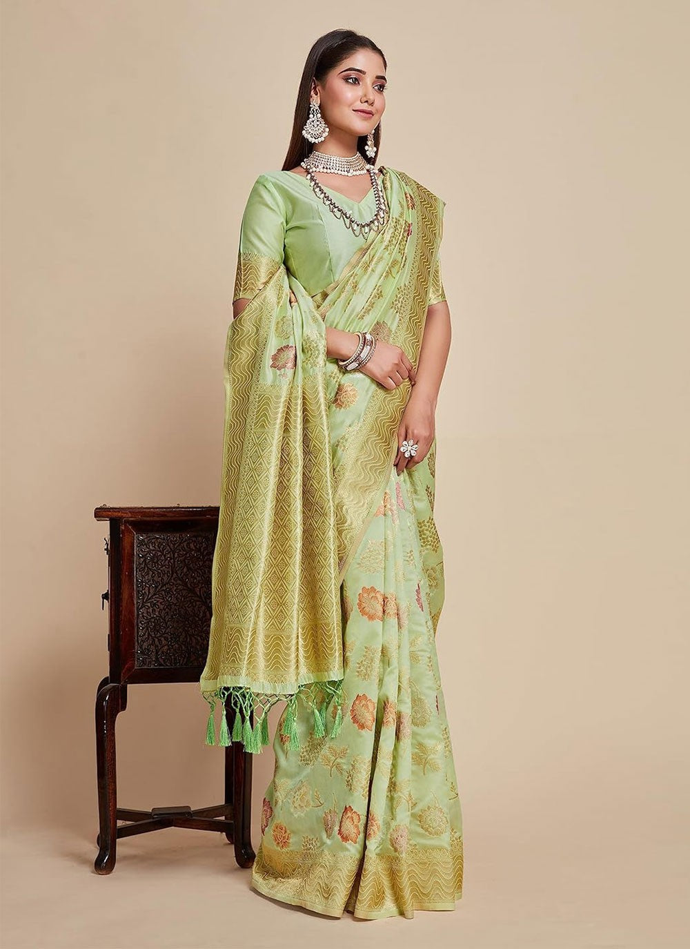 Trendy Woven Kanjivaram Silk Saree - S5008