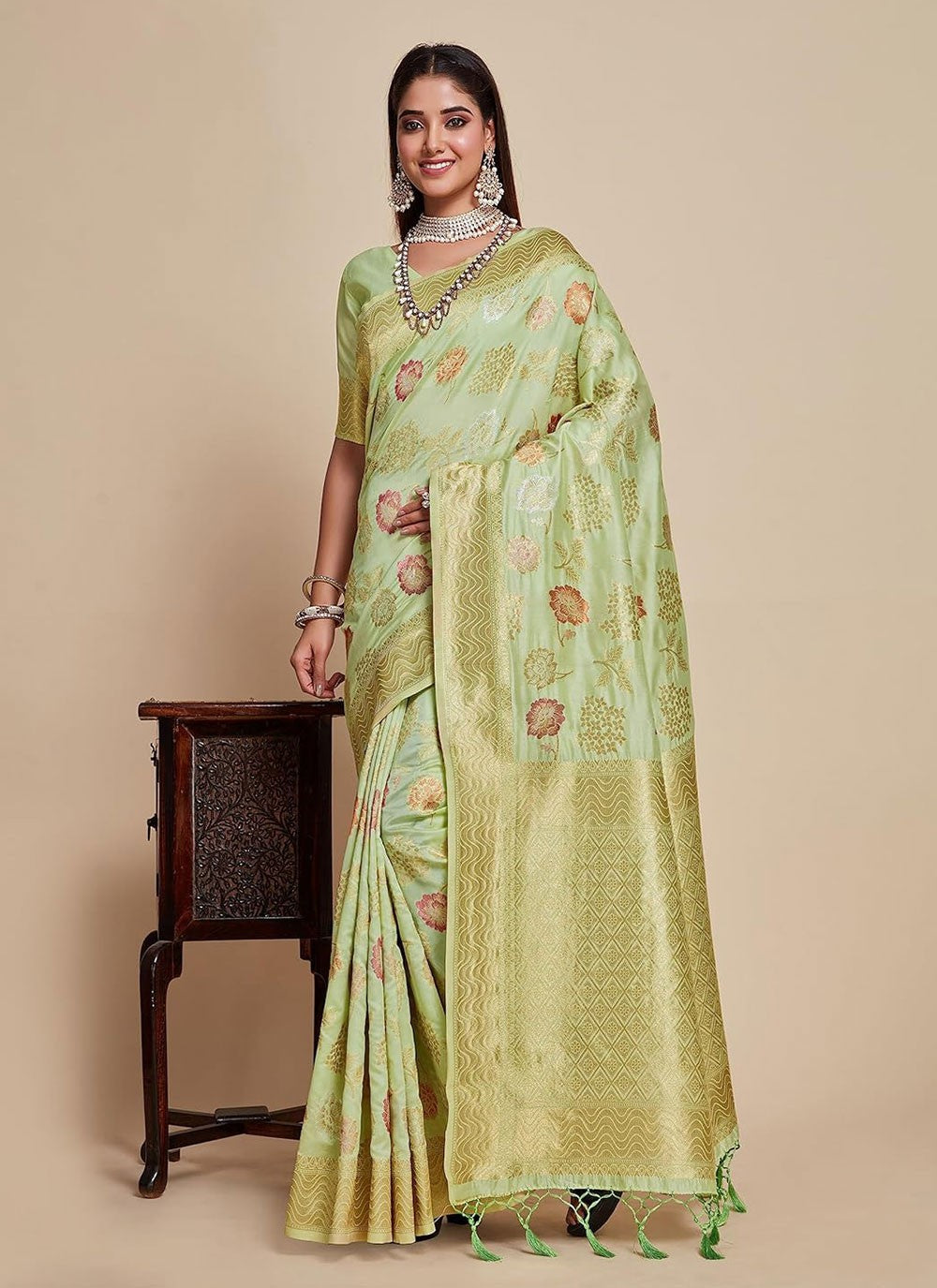 Trendy Woven Kanjivaram Silk Saree - S5008