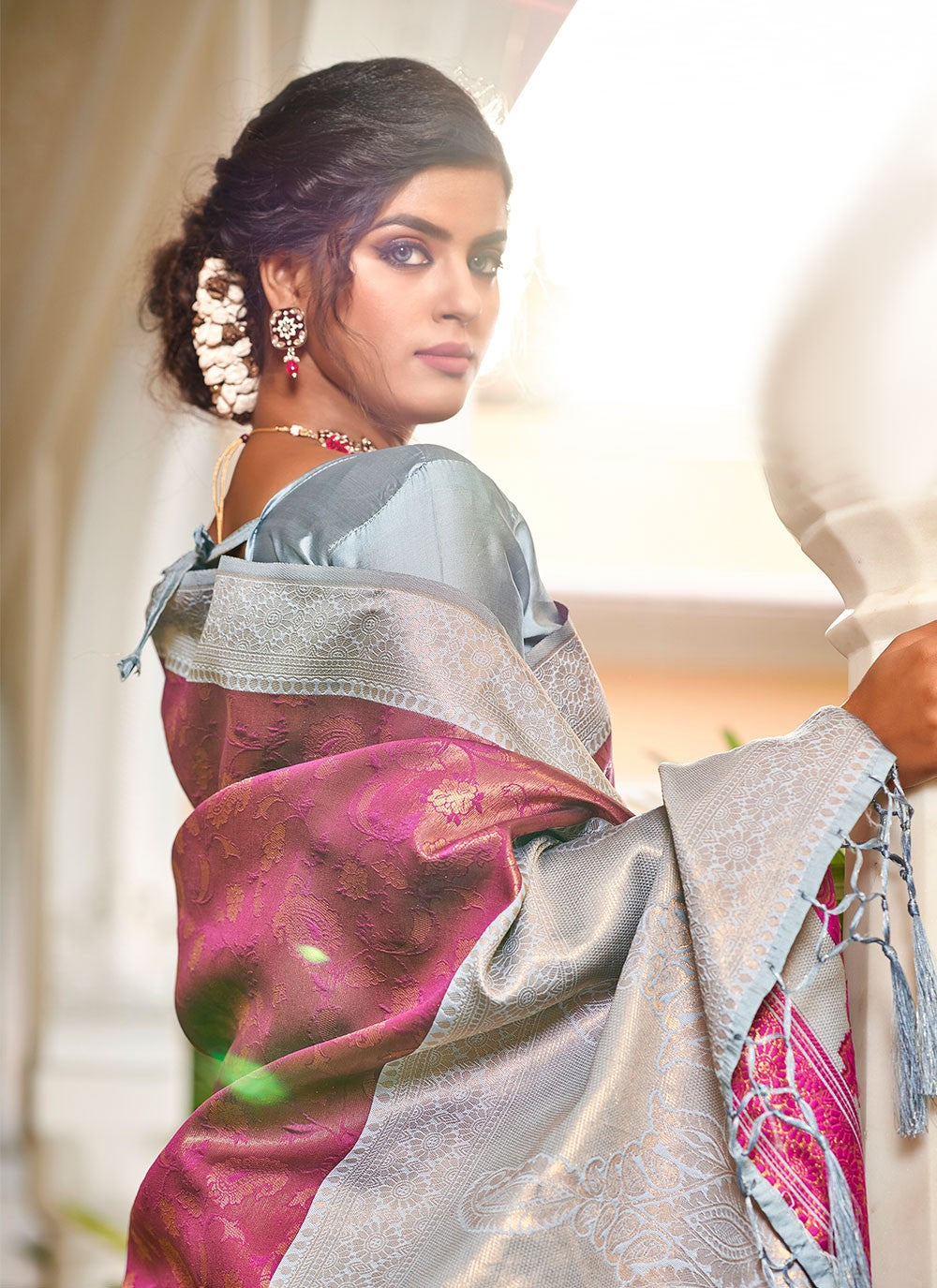 Contemporary Jacquard Work Banarasi Silk Saree - S2563