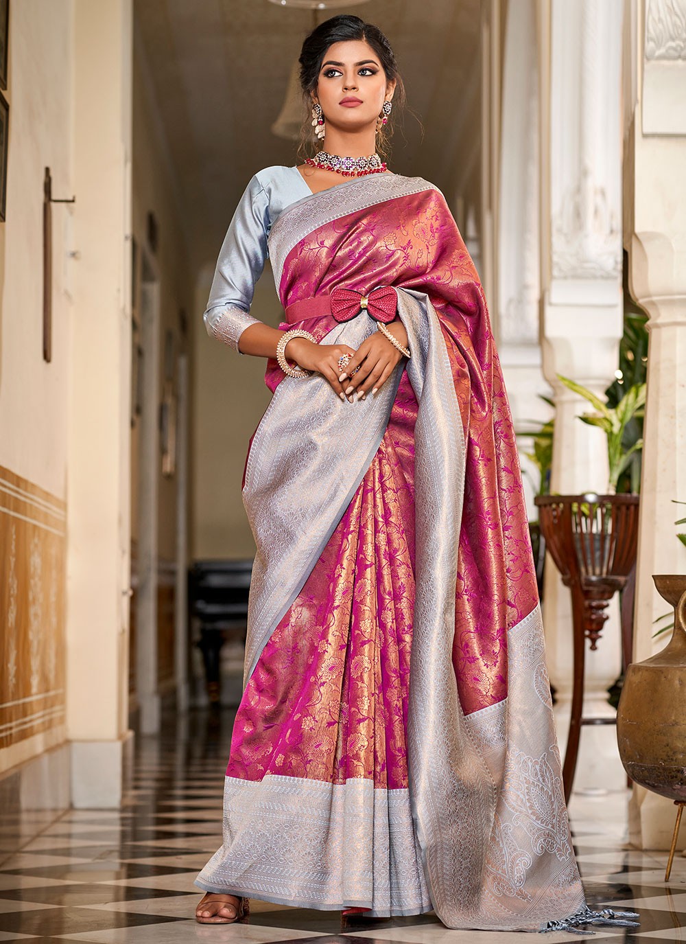 Contemporary Jacquard Work Banarasi Silk Saree - S2563