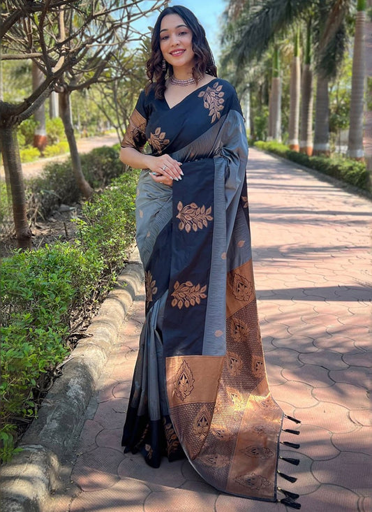 Classic Weaving Zari Banarasi Silk Saree - S7984