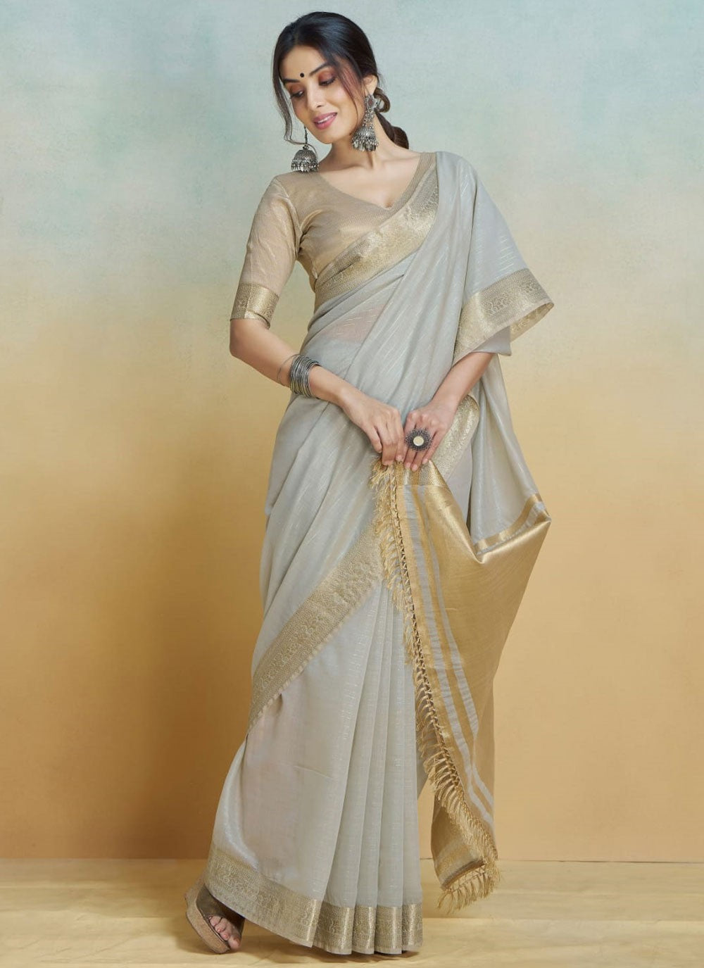 Classic Weaving Zari Handloom Silk Saree - S9497