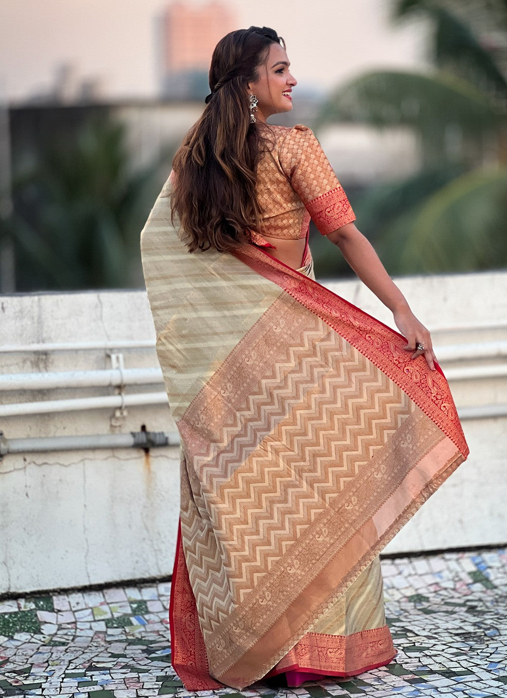 Contemporary Woven Tissue Saree - S9604