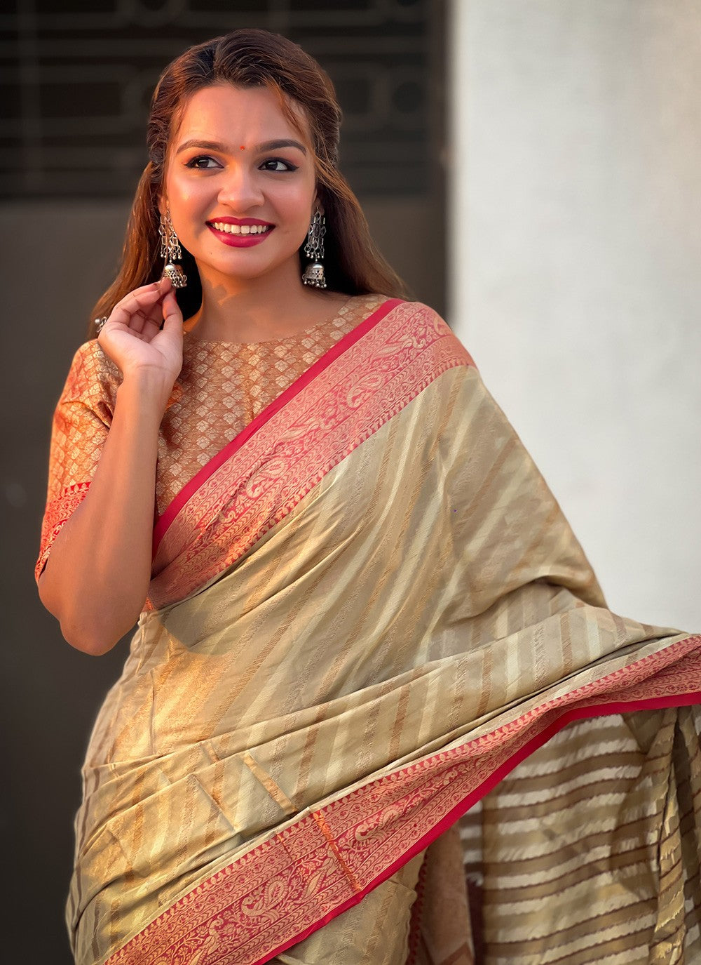 Contemporary Woven Tissue Saree - S9604