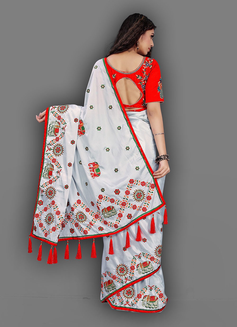 Classic Diamond Crepe Silk Saree - S1255