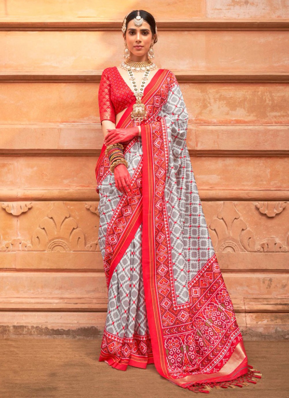 Trendy Patola Print Patola Silk Saree - S5097