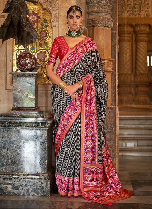 Classic Weaving Zari Banarasi Silk Saree - S3956