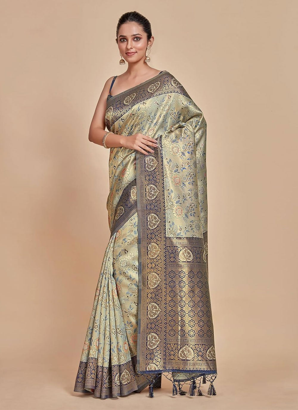 Trendy Woven Kanjivaram Silk Saree - S5008