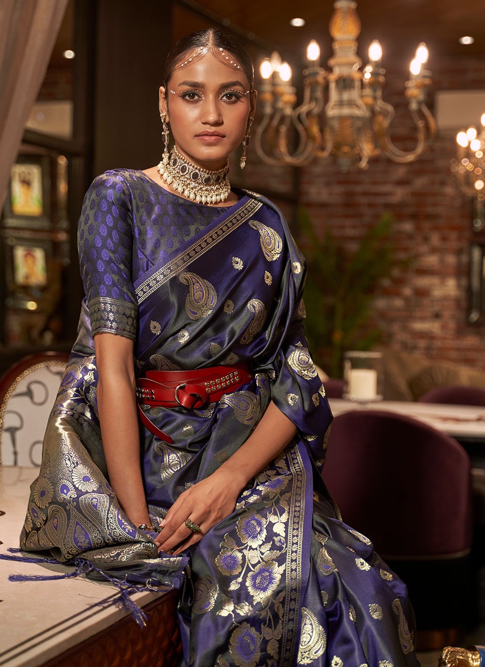 Contemporary Weaving Zari Handloom Silk Saree - S1936