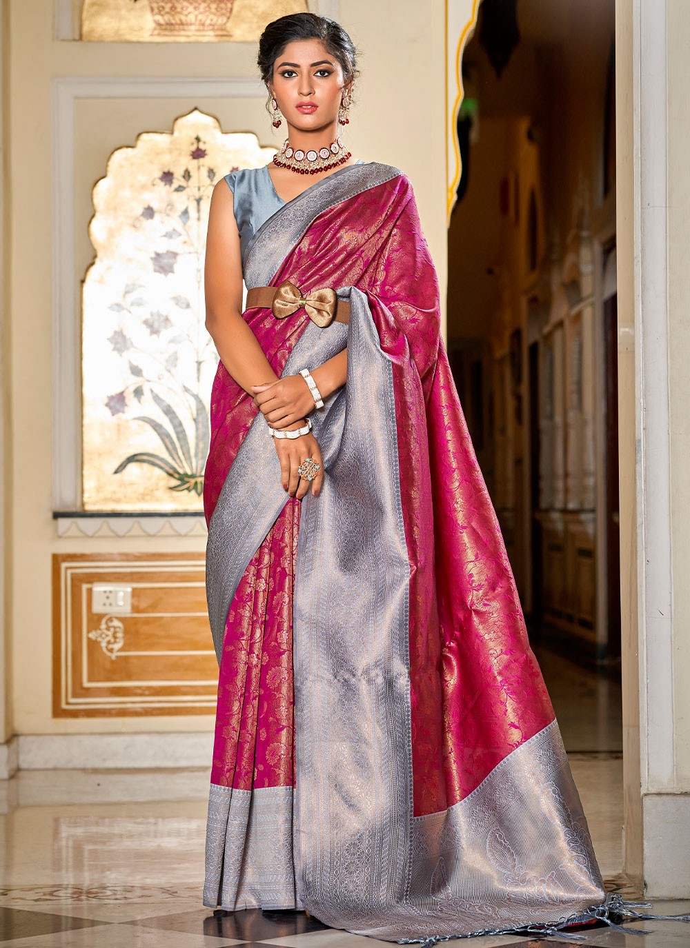 Contemporary Jacquard Work Banarasi Silk Saree - S2563