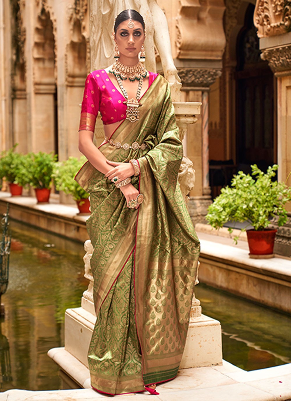 Classic Jacquard Work Banarasi Silk Saree - S7133