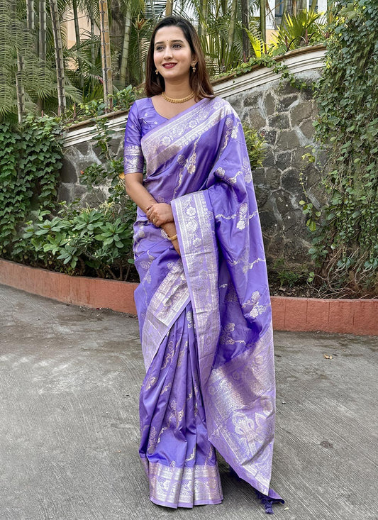 Jacquard Work, Woven, Zari Banarasi Silk Saree - S11854