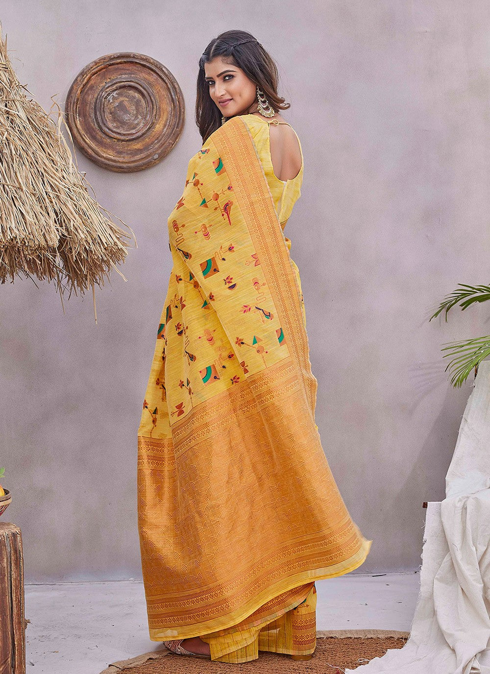 Contemporary Jacquard Work Silk Blend Saree - S9389