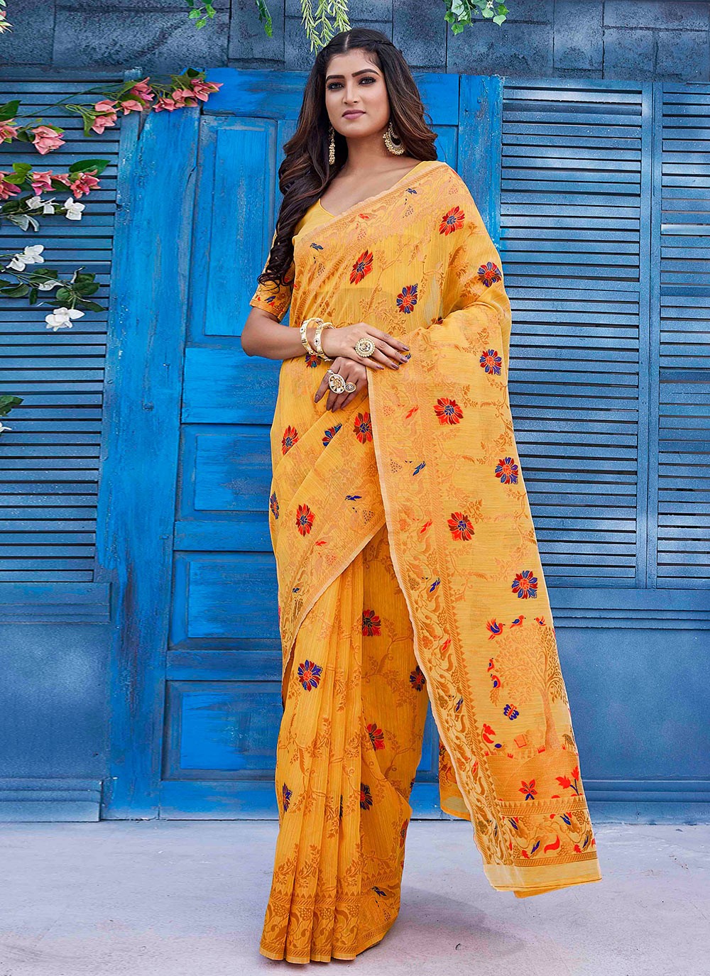 Contemporary Jacquard Work Silk Blend Saree - S9389