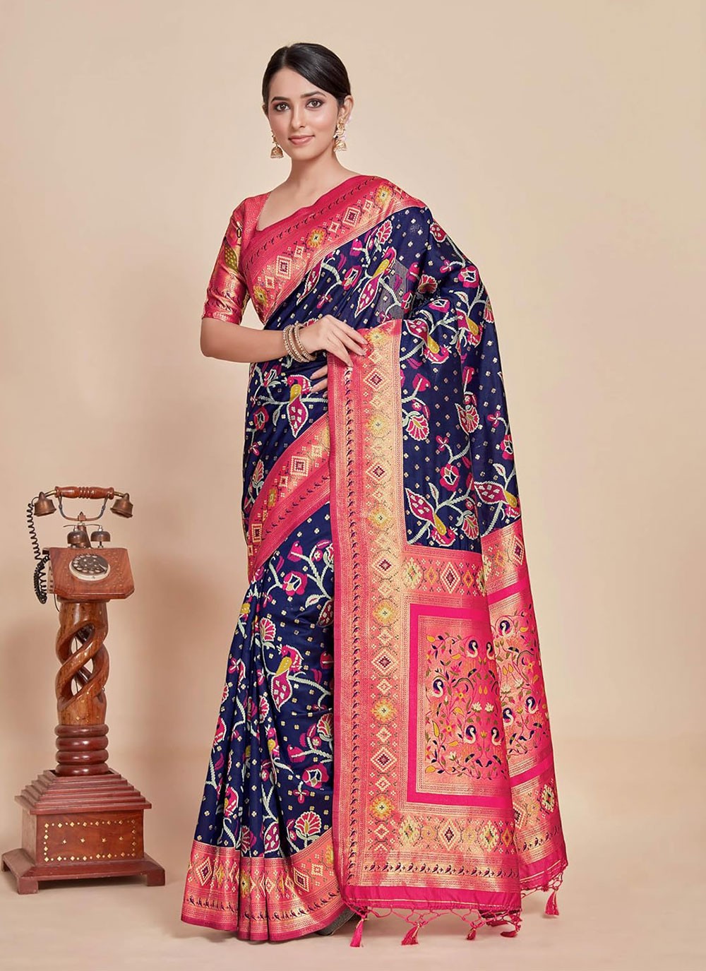 Trendy Woven Kanjivaram Silk Saree - S5008