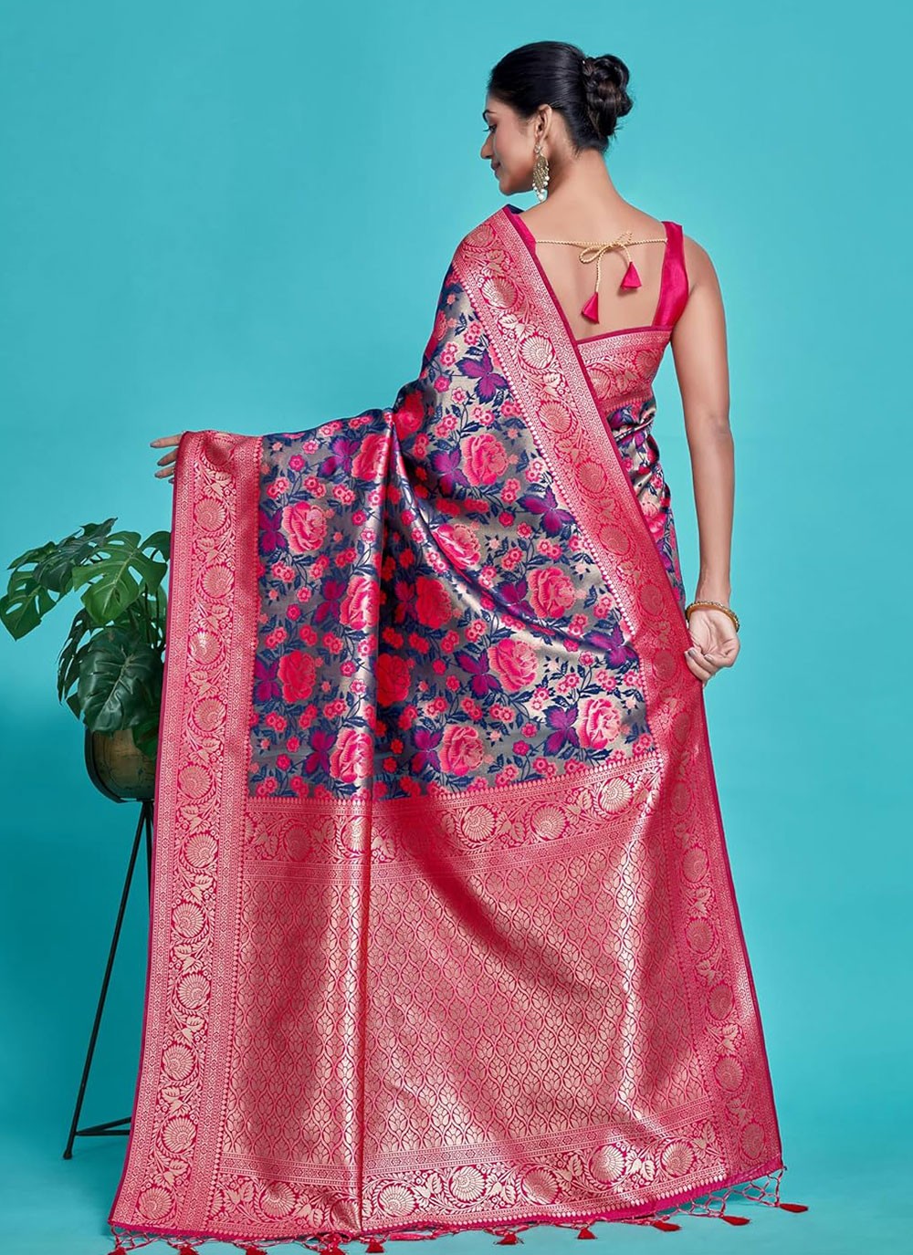 Trendy Woven Kanjivaram Silk Saree - S5008