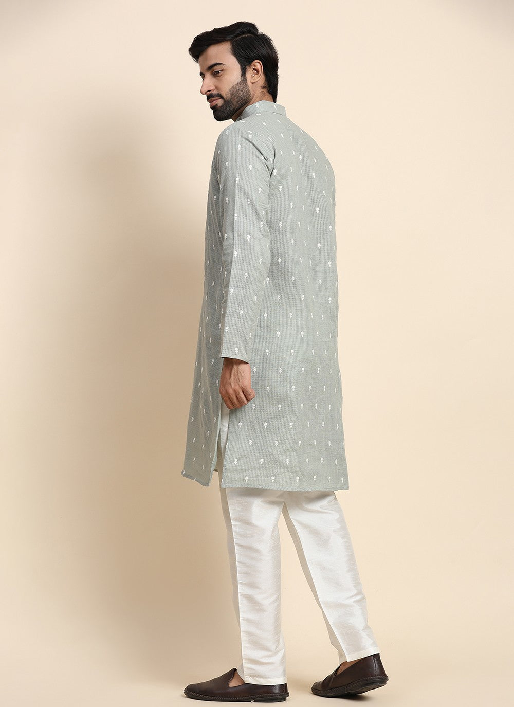 Embroidered Cotton Green Kurta Pyjama - M8444