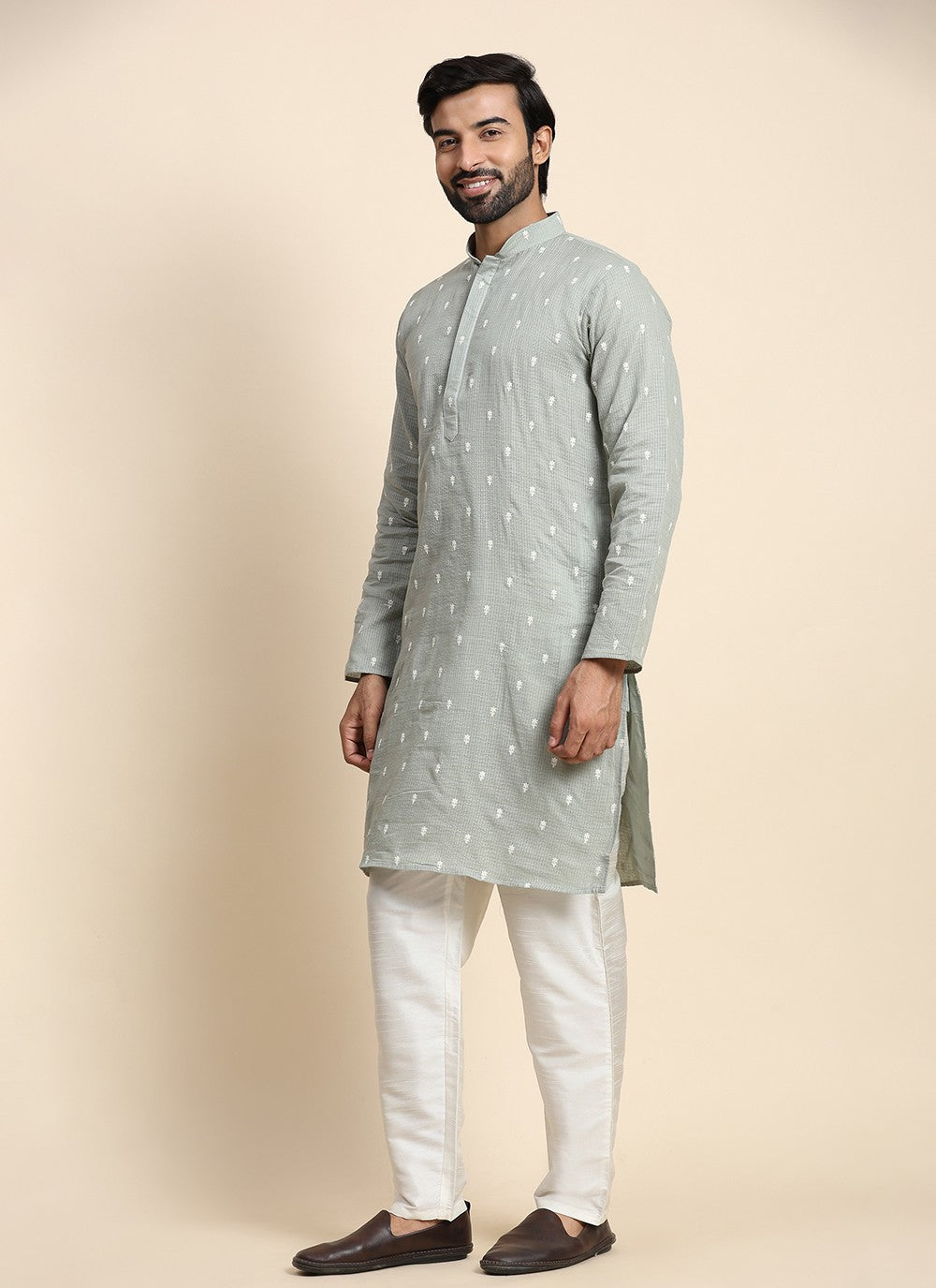 Embroidered Cotton Green Kurta Pyjama - M8444