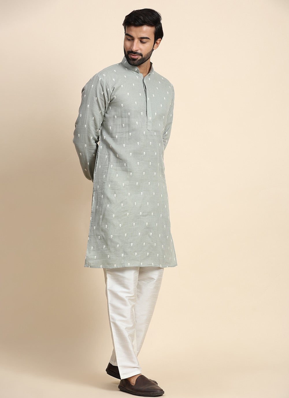 Embroidered Cotton Green Kurta Pyjama - M8444