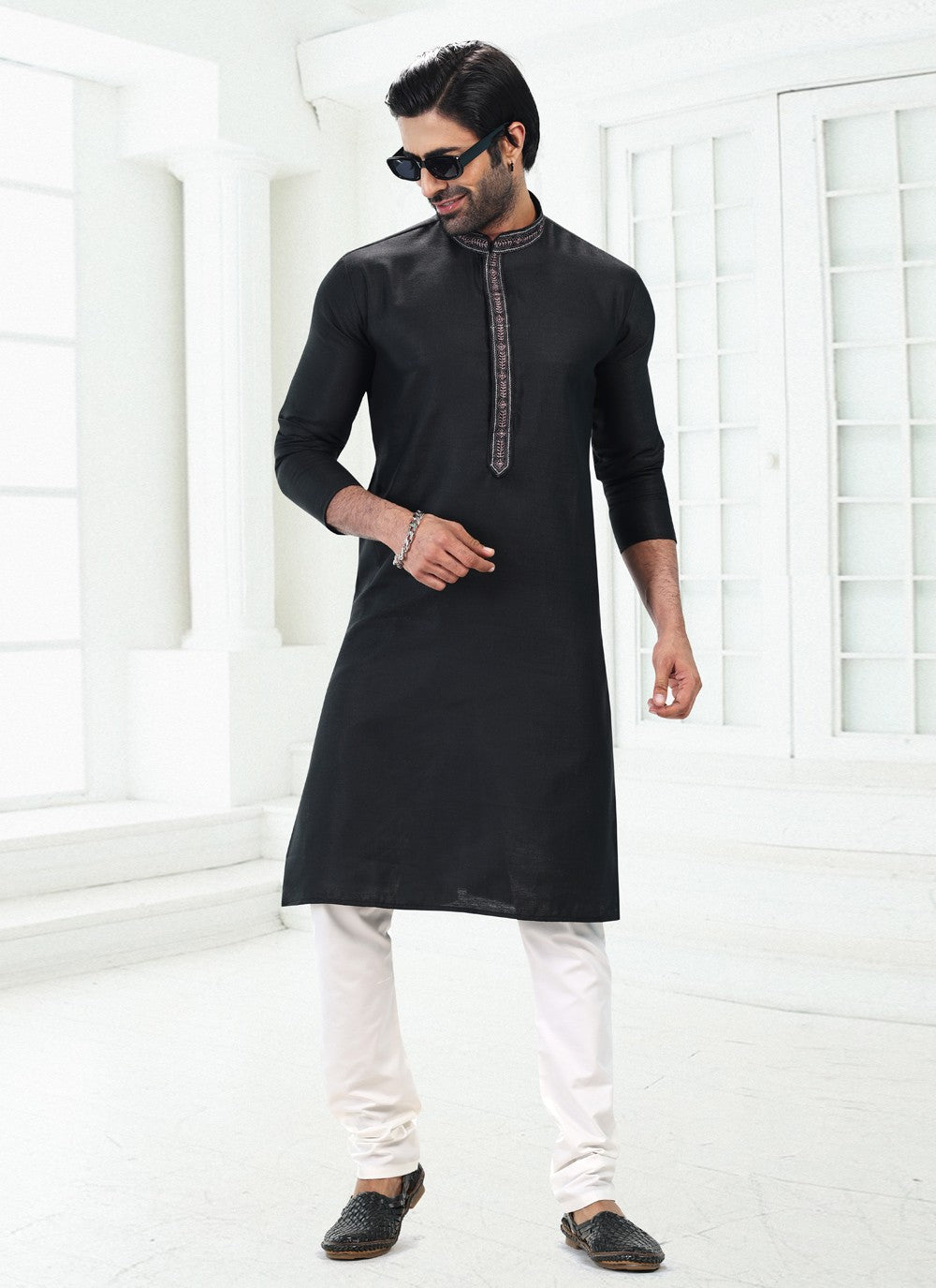 Thread Cotton , Linen Black Kurta Pyjama - M4892