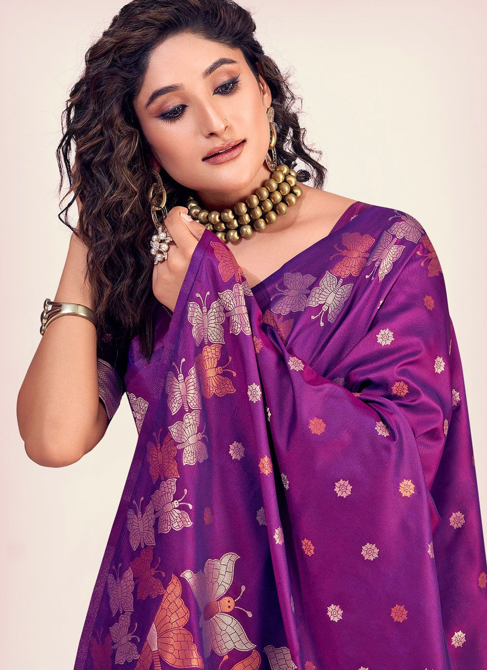 Classic Weaving Zari Banarasi Silk Saree - S6066