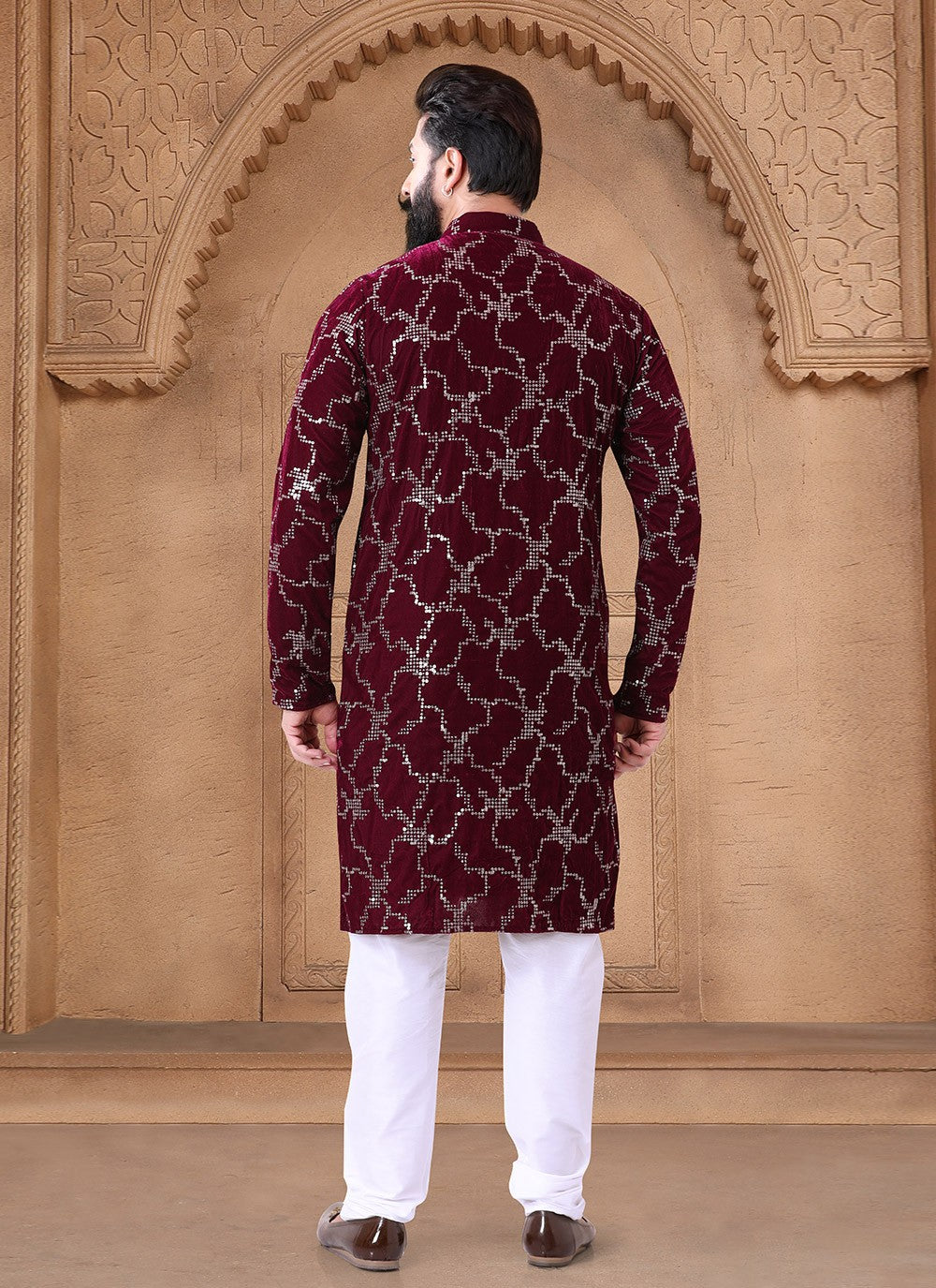 Embroidered Velvet Maroon Kurta - M7651